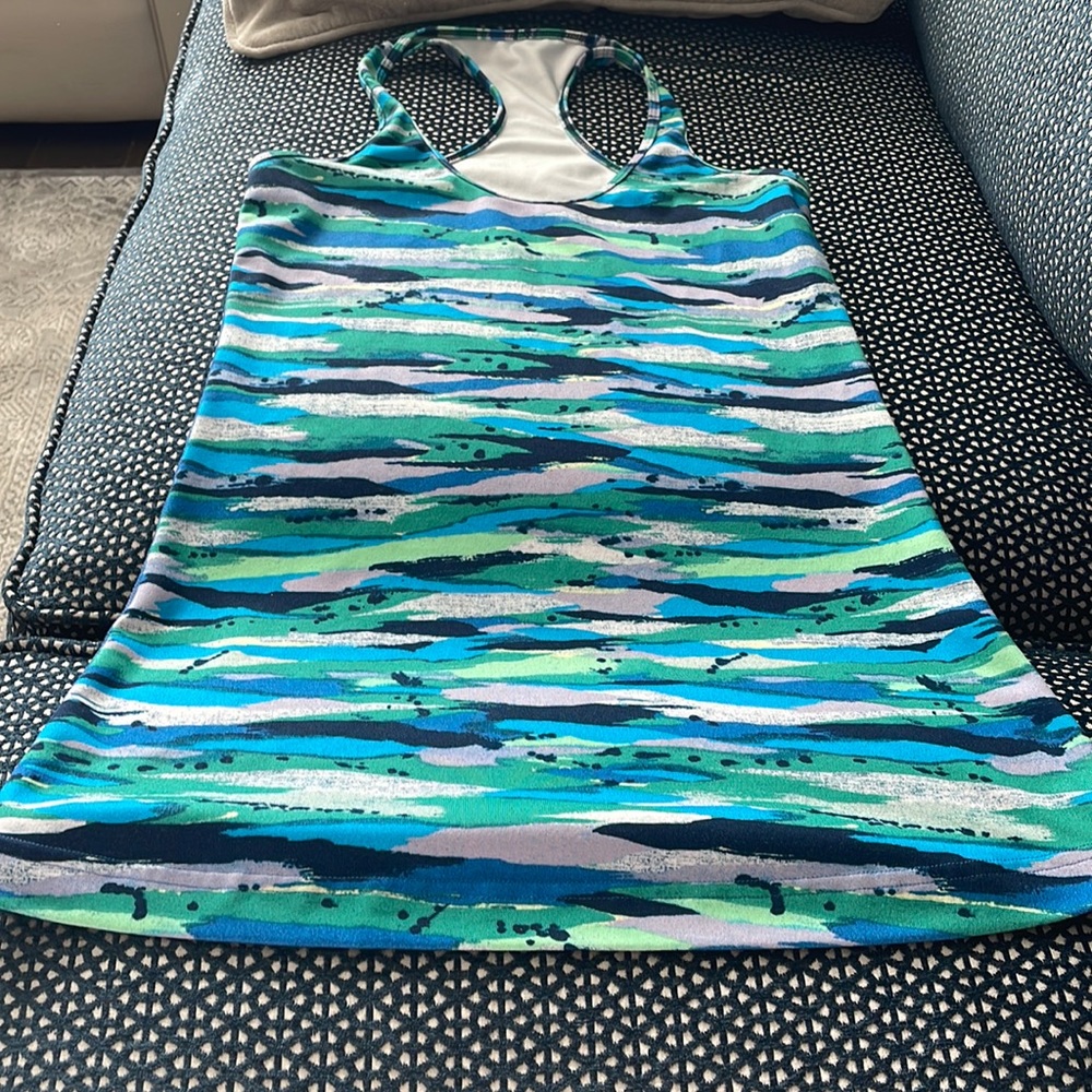 Lululemon tank.